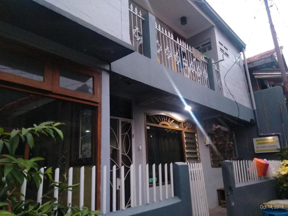 Spot On 2033 Kayumanis Homestay Syariah Jakarta Exteriör bild