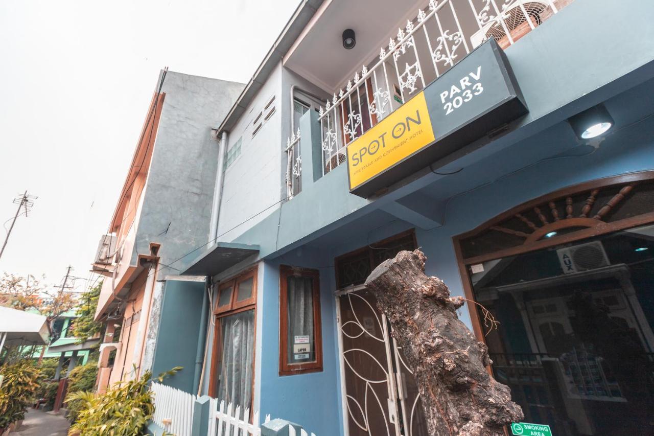 Spot On 2033 Kayumanis Homestay Syariah Jakarta Exteriör bild