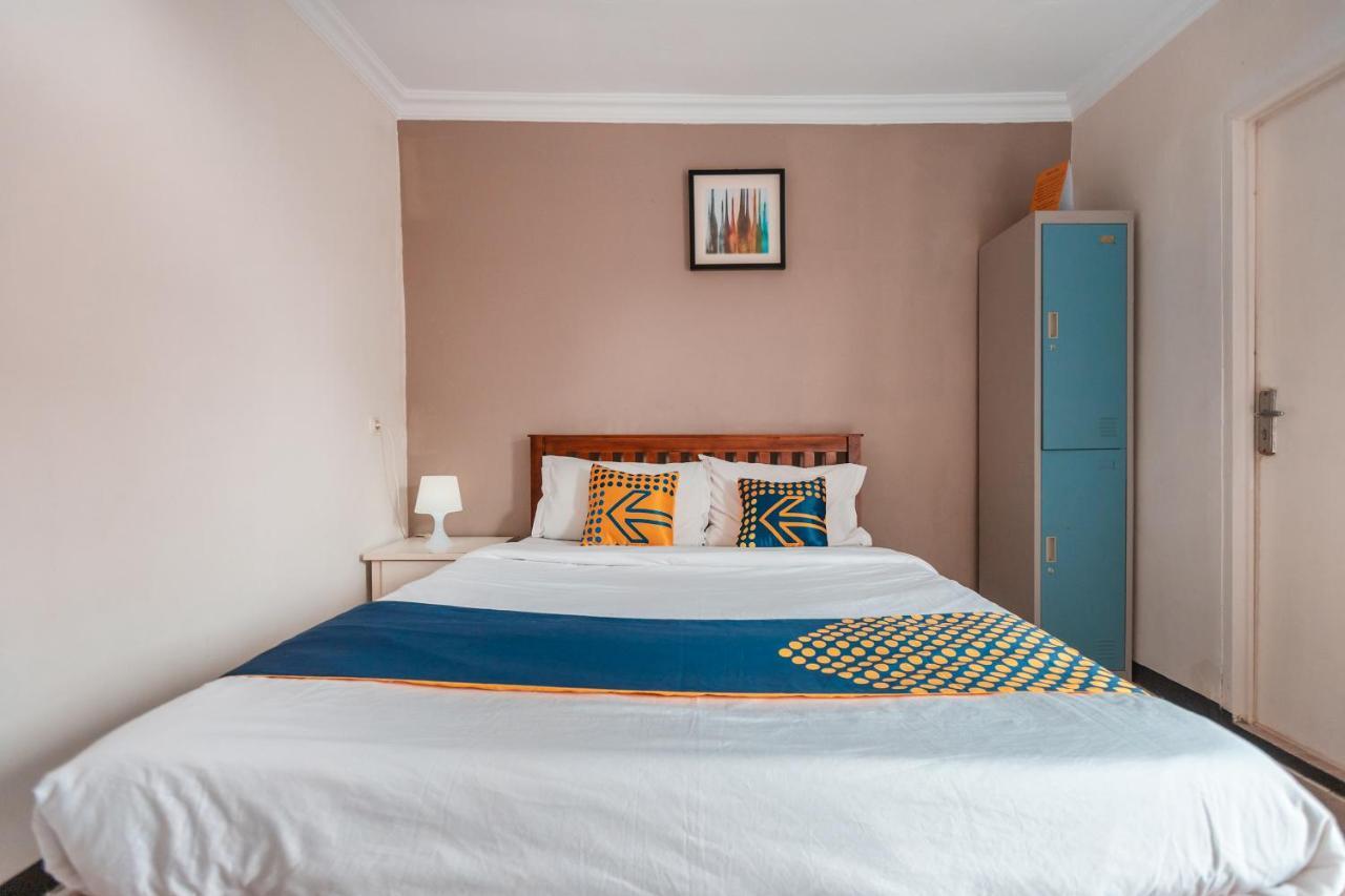Spot On 2033 Kayumanis Homestay Syariah Jakarta Exteriör bild