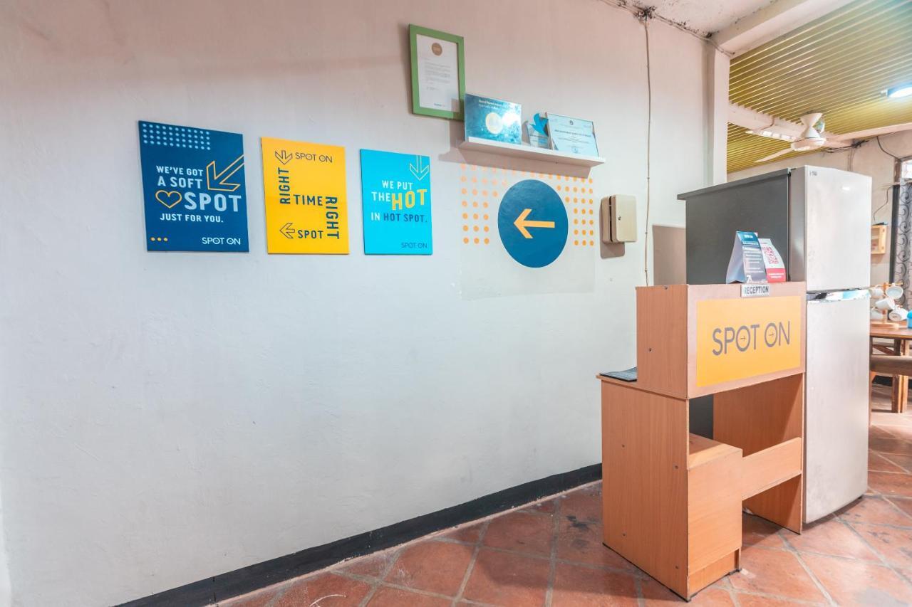 Spot On 2033 Kayumanis Homestay Syariah Jakarta Exteriör bild