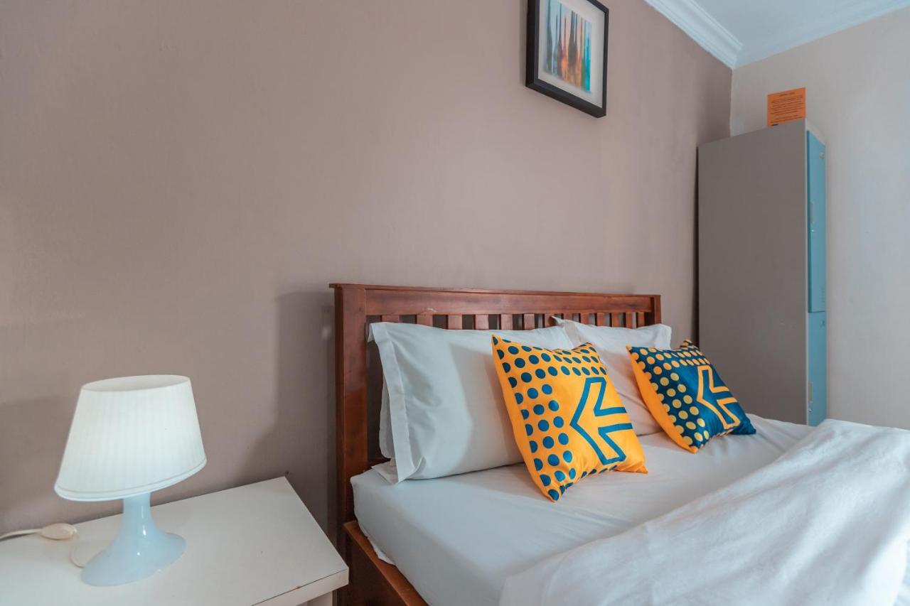 Spot On 2033 Kayumanis Homestay Syariah Jakarta Exteriör bild