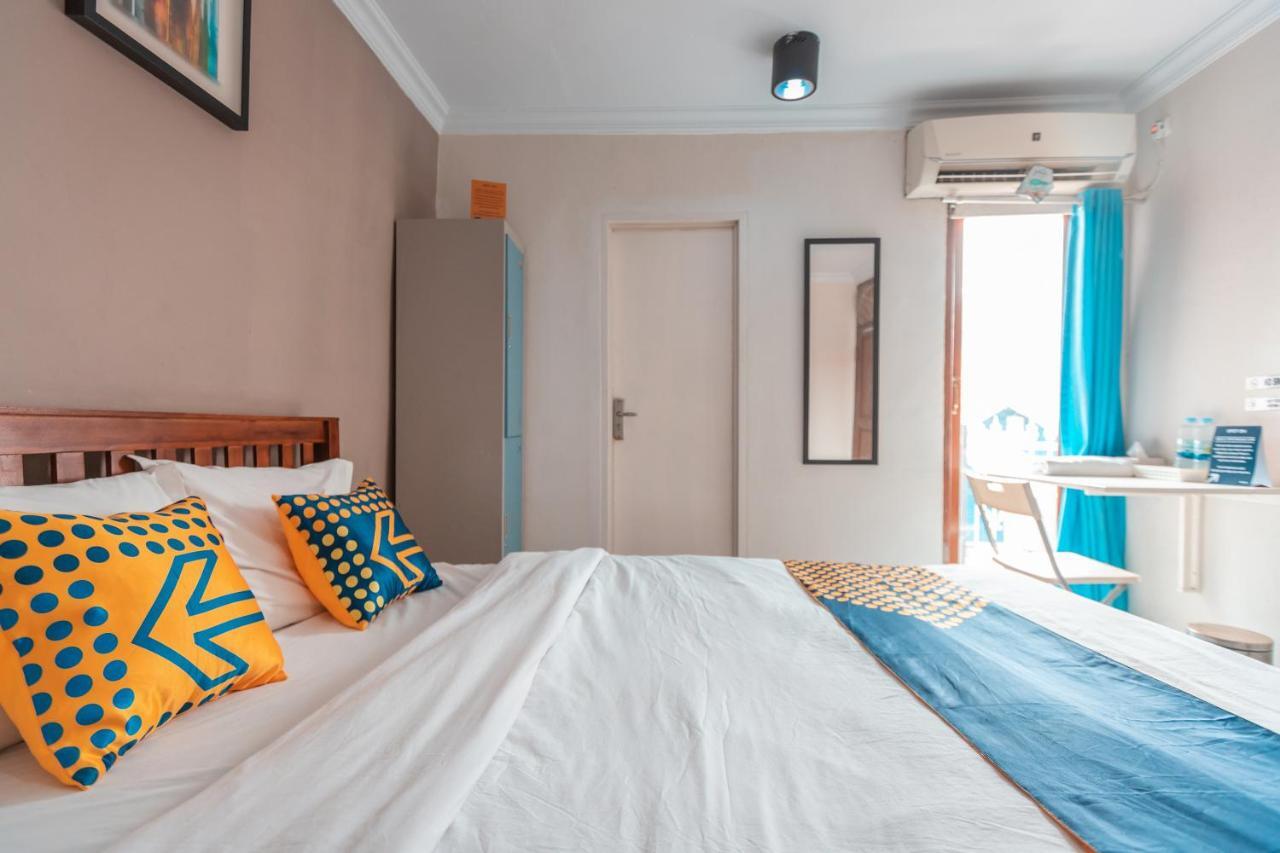 Spot On 2033 Kayumanis Homestay Syariah Jakarta Exteriör bild